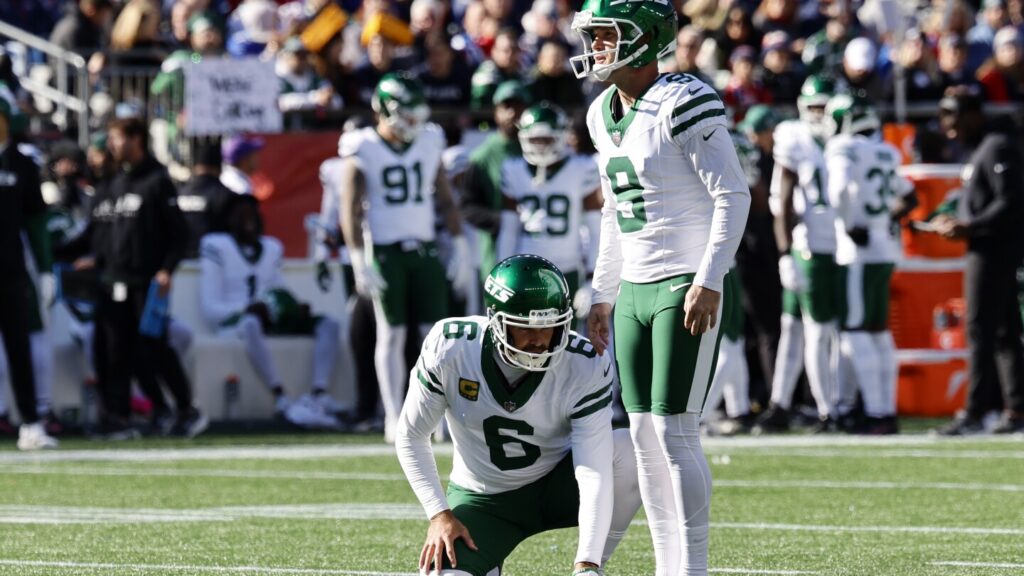 Jets will try kickers on Tuesday