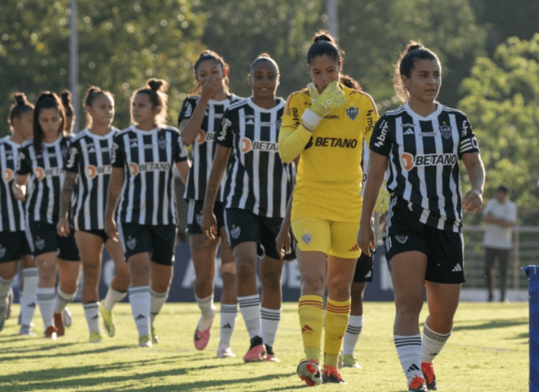 Ligas Profissionais em Expansão: NWSL, WSL e o Fortalecimento do Futebol Feminino